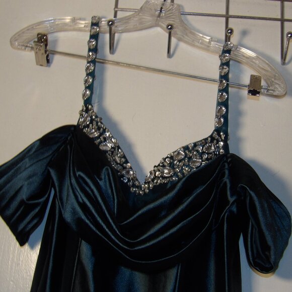 Staycees Emerald Green Beaded Neckline Formal Dress Sz 8 - Picture 1 of 9